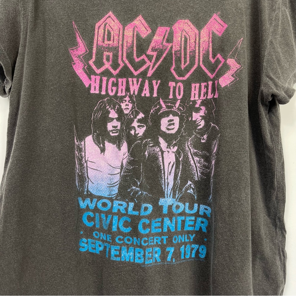 SOULCYCLE ACDC Short Sleeve Concert T-Shirt Graphic Band Tee Vintage Inspired M - Picture 5 of 10